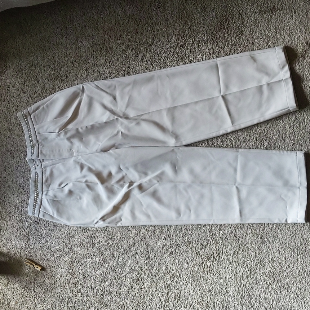 White Pleated Pants